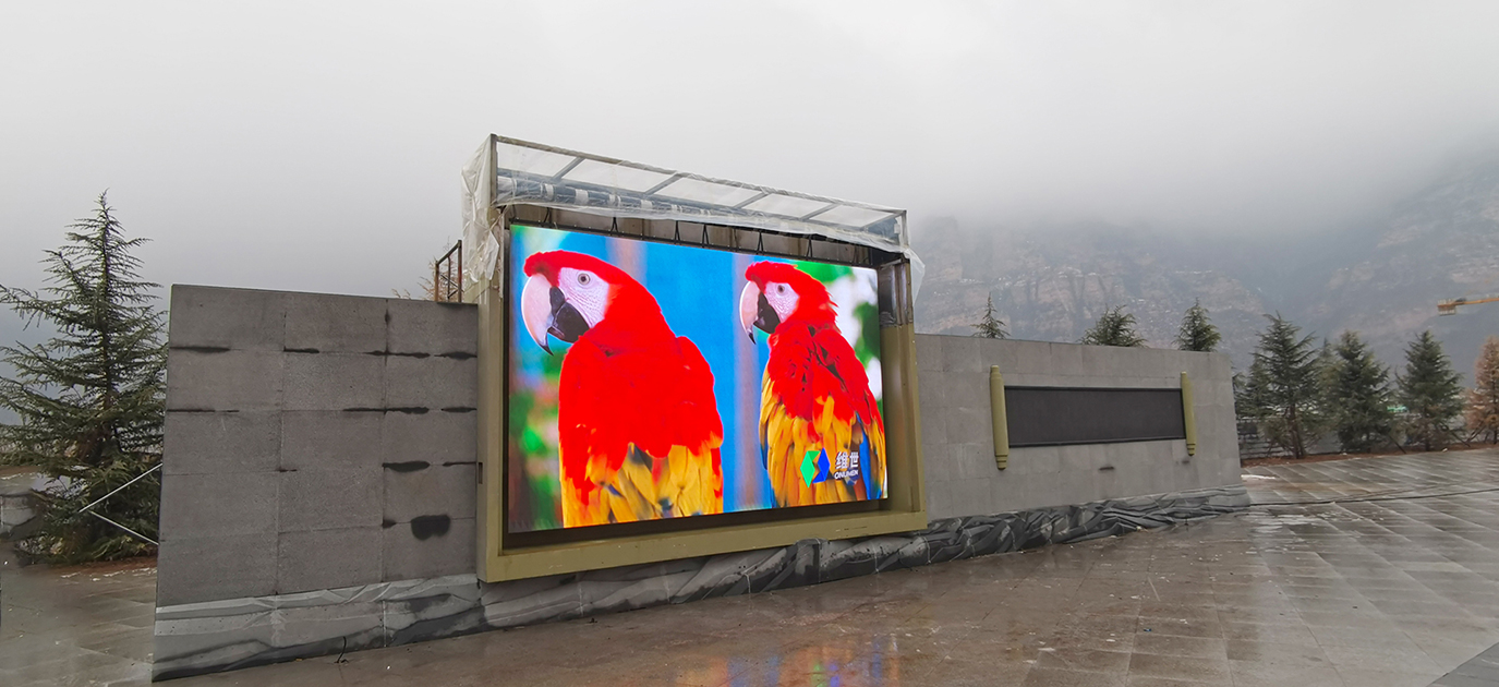 雷雨天气，如何做好卷帘式LED显示屏的防护工作?