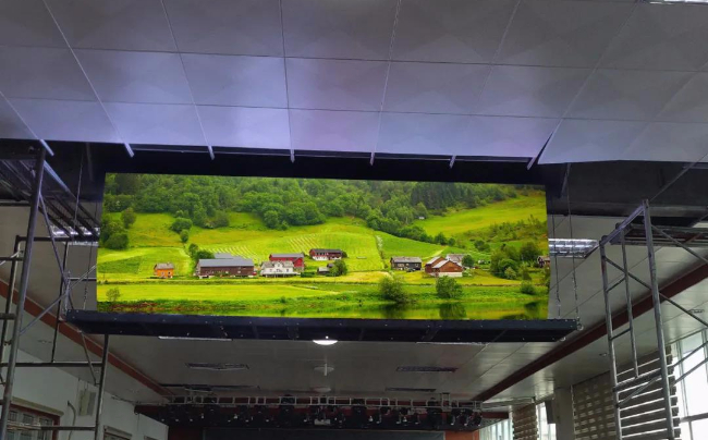 室内大屏选维世led全彩折叠屏，安装便捷省空间！